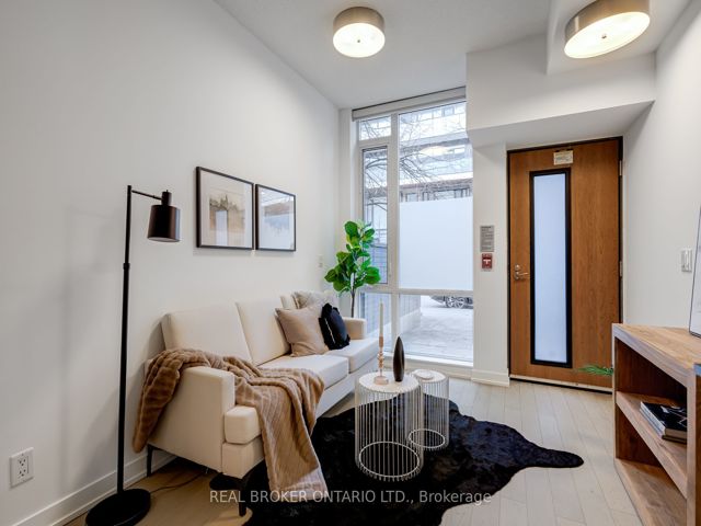 S102 - 455 Front St