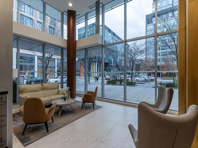 S102 - 455 Front St