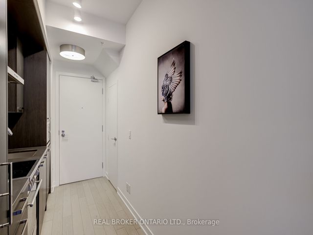 S102 - 455 Front St