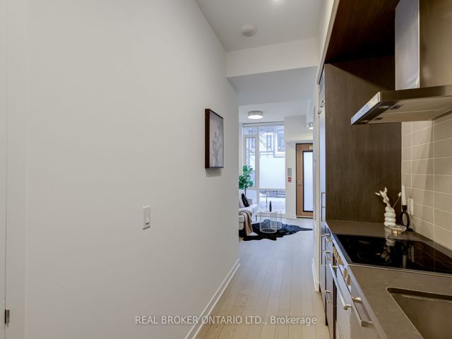 S102 - 455 Front St