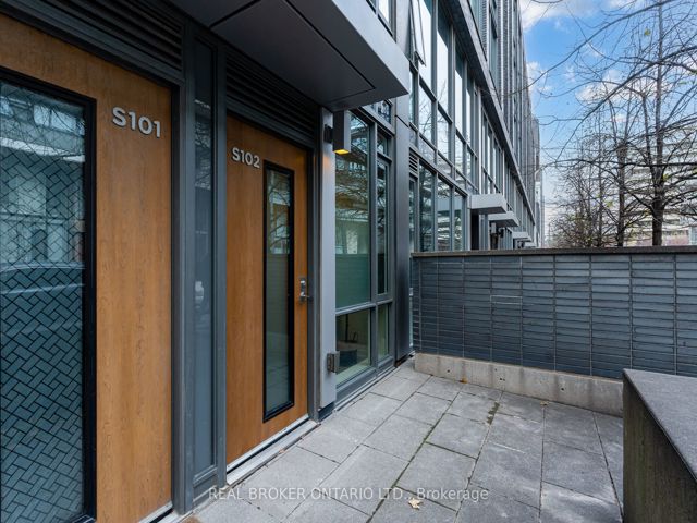S102 - 455 Front St