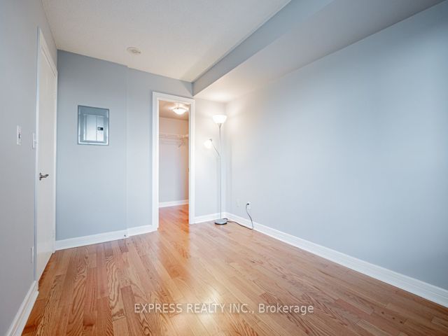 1709 - 16 Harrison Garden Blvd
