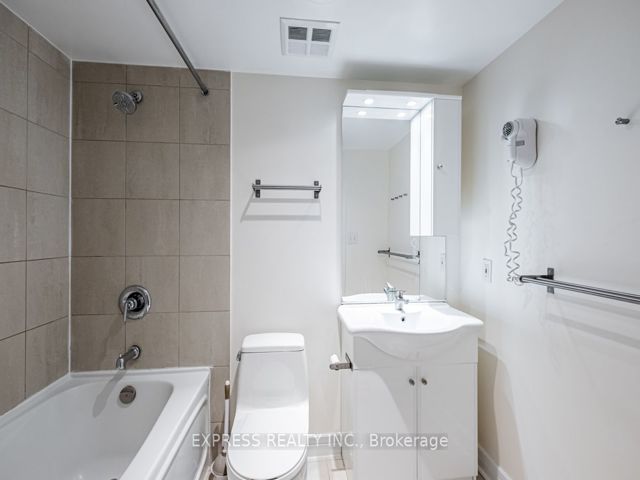 1709 - 16 Harrison Garden Blvd