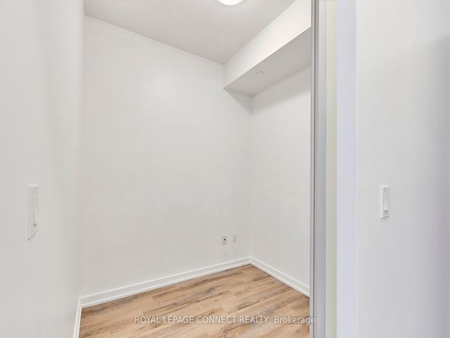 521 - 52 Forest Manor Rd