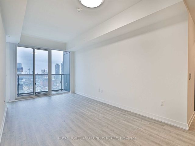 1611 - 158 Front St E