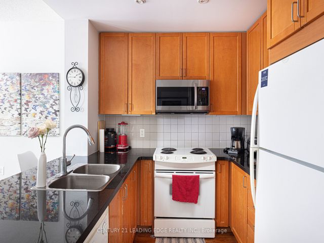 1413 - 85 Bloor St E