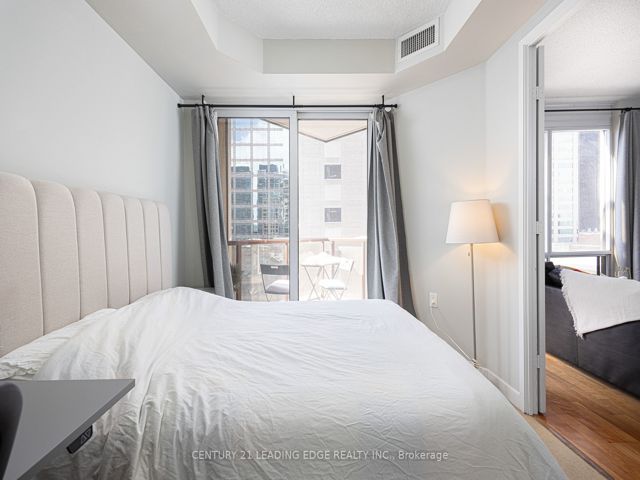 1413 - 85 Bloor St E