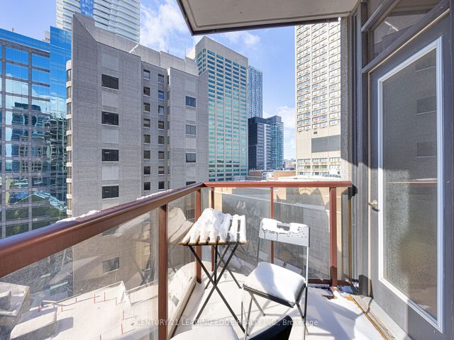 1413 - 85 Bloor St E