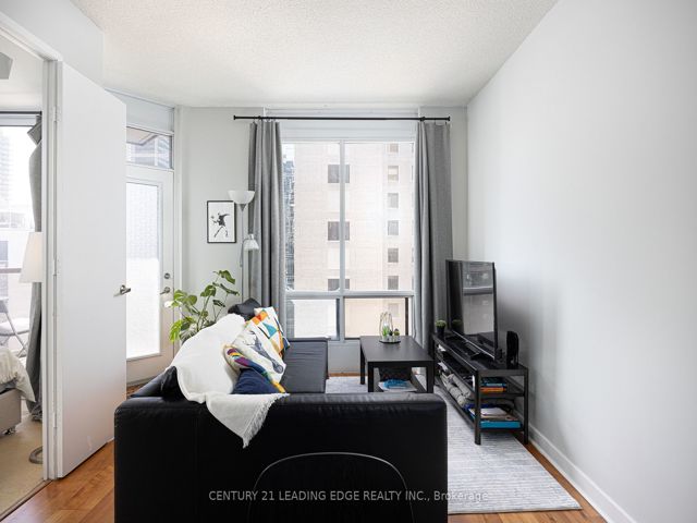 1413 - 85 Bloor St E