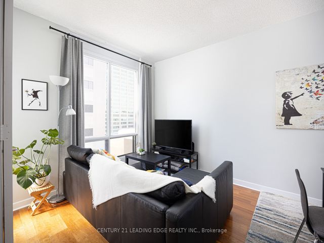1413 - 85 Bloor St E