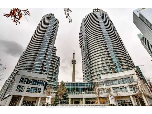 1201 - 208 Queens Quay Blvd W