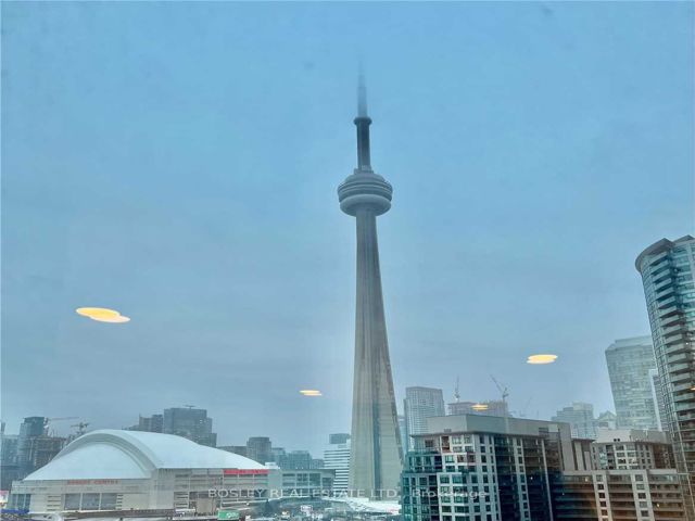 1201 - 208 Queens Quay Blvd W