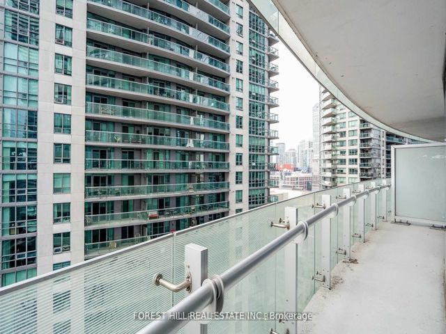 2004 - 12 York St