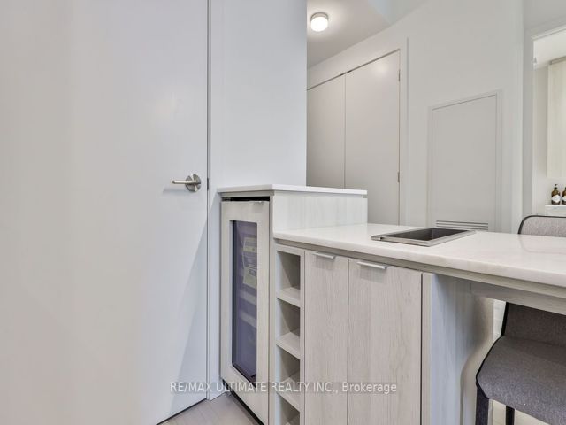 1509 - 11 Yorkville Ave