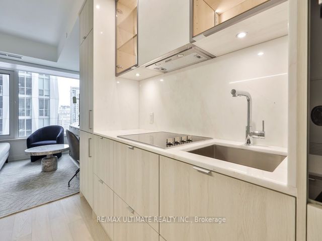 1509 - 11 Yorkville Ave