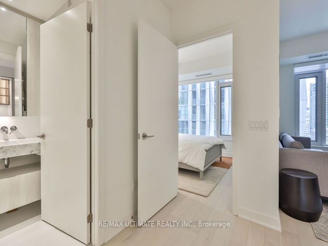 1509 - 11 Yorkville Ave