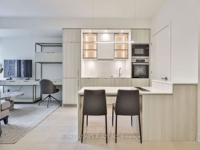 1509 - 11 Yorkville Ave