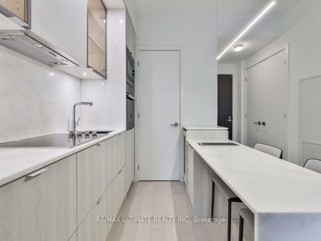 1509 - 11 Yorkville Ave