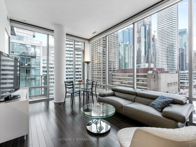 803 - 39 Queens Quay  E