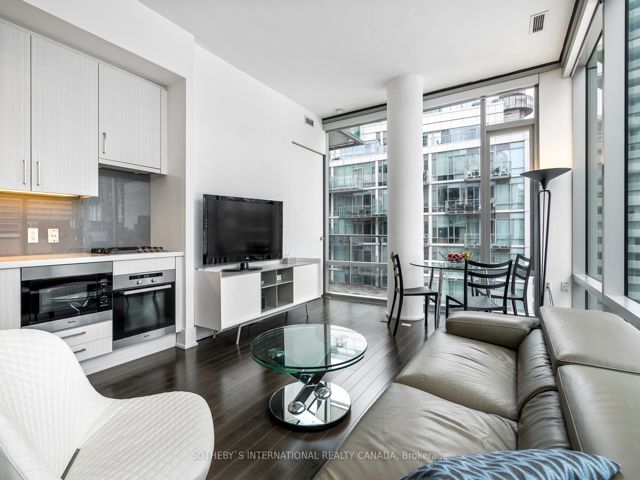 803 - 39 Queens Quay  E