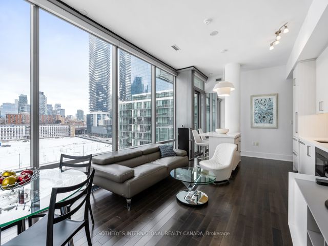 803 - 39 Queens Quay  E