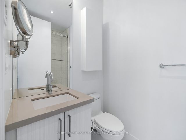 803 - 39 Queens Quay  E