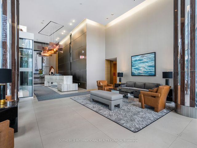 803 - 39 Queens Quay  E
