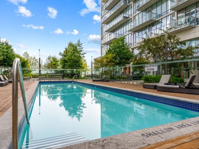 803 - 39 Queens Quay  E