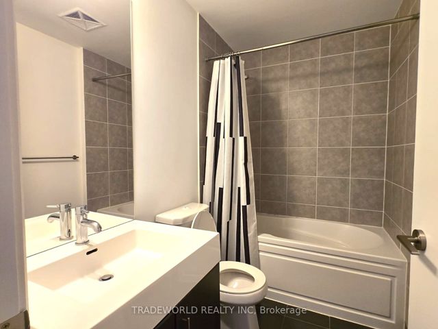 1023 - 35 Brian Peck Cres