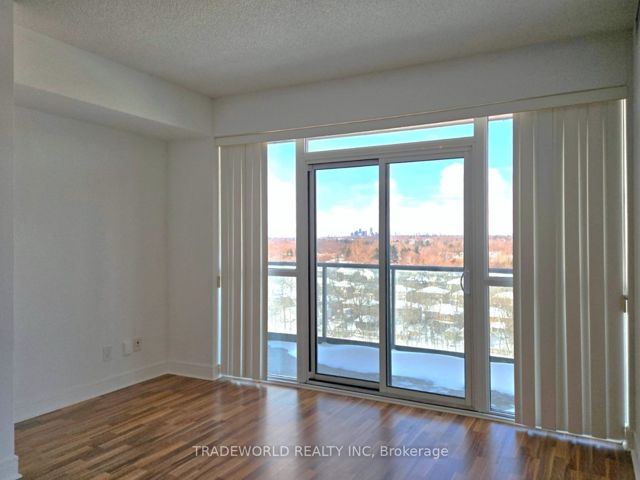 1023 - 35 Brian Peck Cres