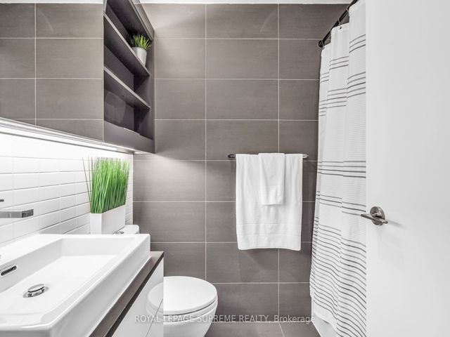 523 - 32 Trolley Cres