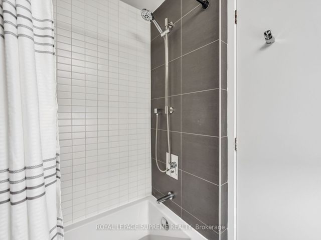 523 - 32 Trolley Cres