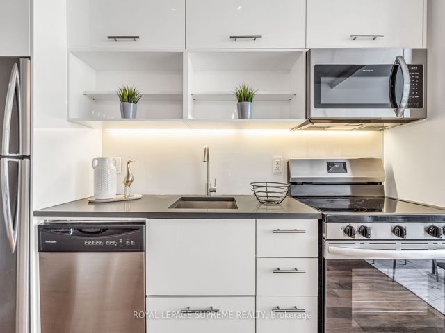 523 - 32 Trolley Cres
