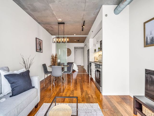 523 - 32 Trolley Cres