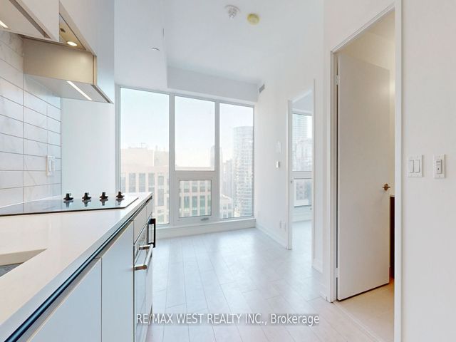 2115 - 55 Mercer St