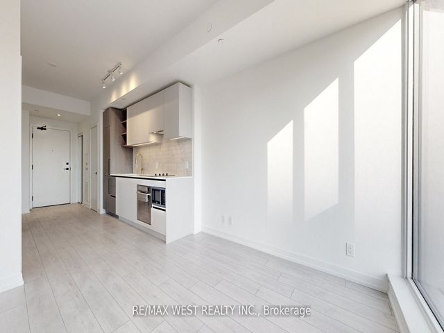 2115 - 55 Mercer St