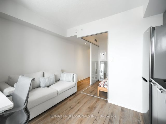 743 - 68 Abell St