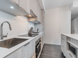 2806 - 5 St Joseph St