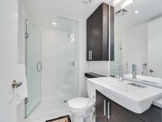 1606 - 25 Capreol Crt