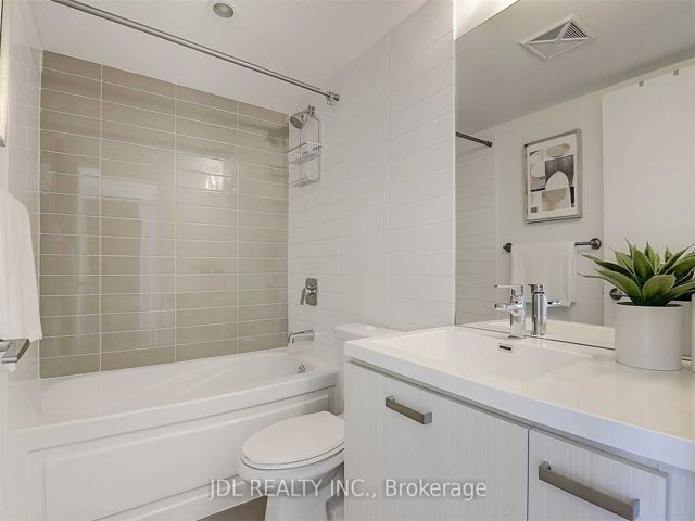 2208 - 125 Redpath Ave