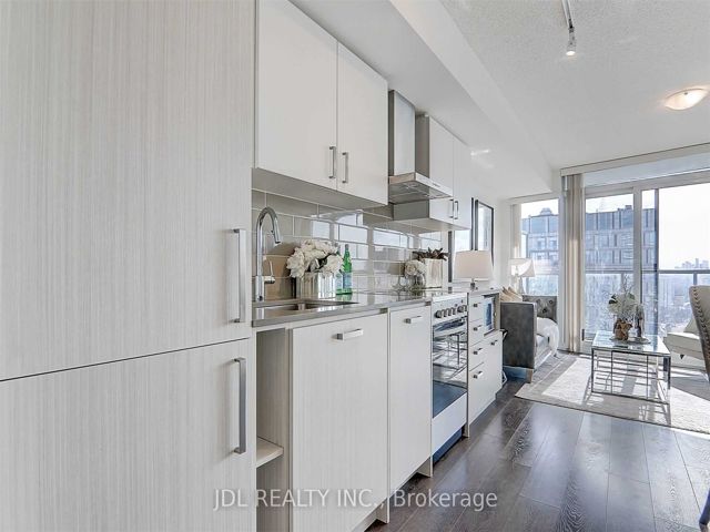 2208 - 125 Redpath Ave