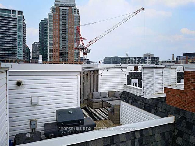 410 - 12 Sudbury St