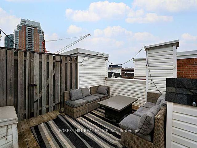 410 - 12 Sudbury St