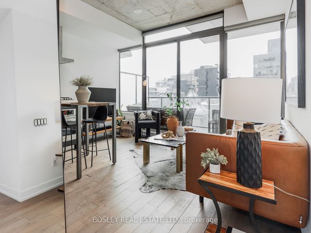 713 - 560 King St W