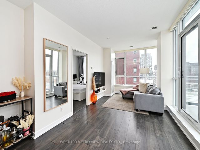 703 - 200 Sackville St