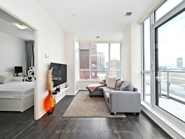 703 - 200 Sackville St