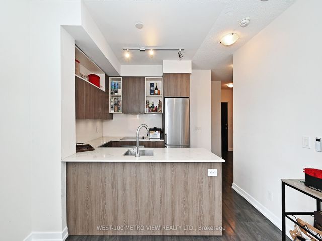 703 - 200 Sackville St
