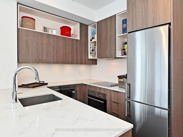703 - 200 Sackville St