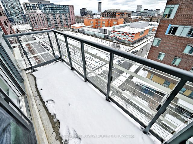 703 - 200 Sackville St
