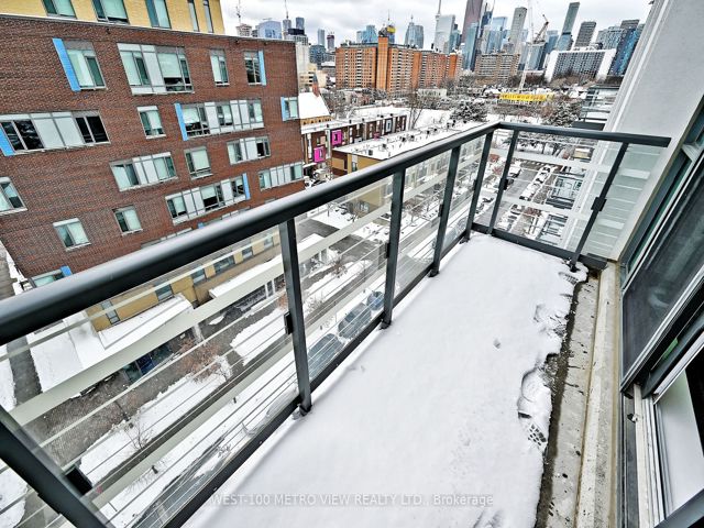 703 - 200 Sackville St